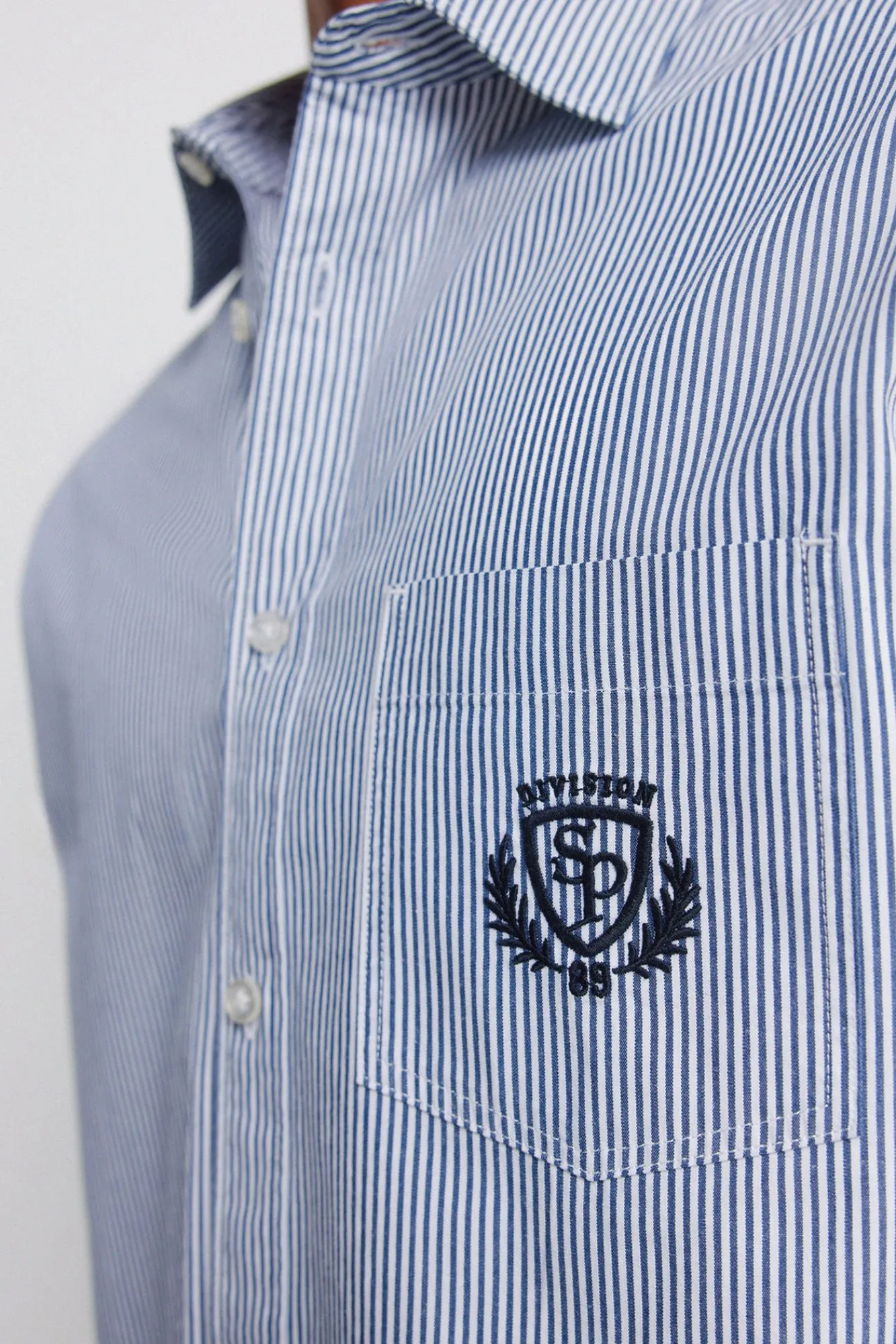New Springfield Chemise à rayures brodée sur la poche bleu