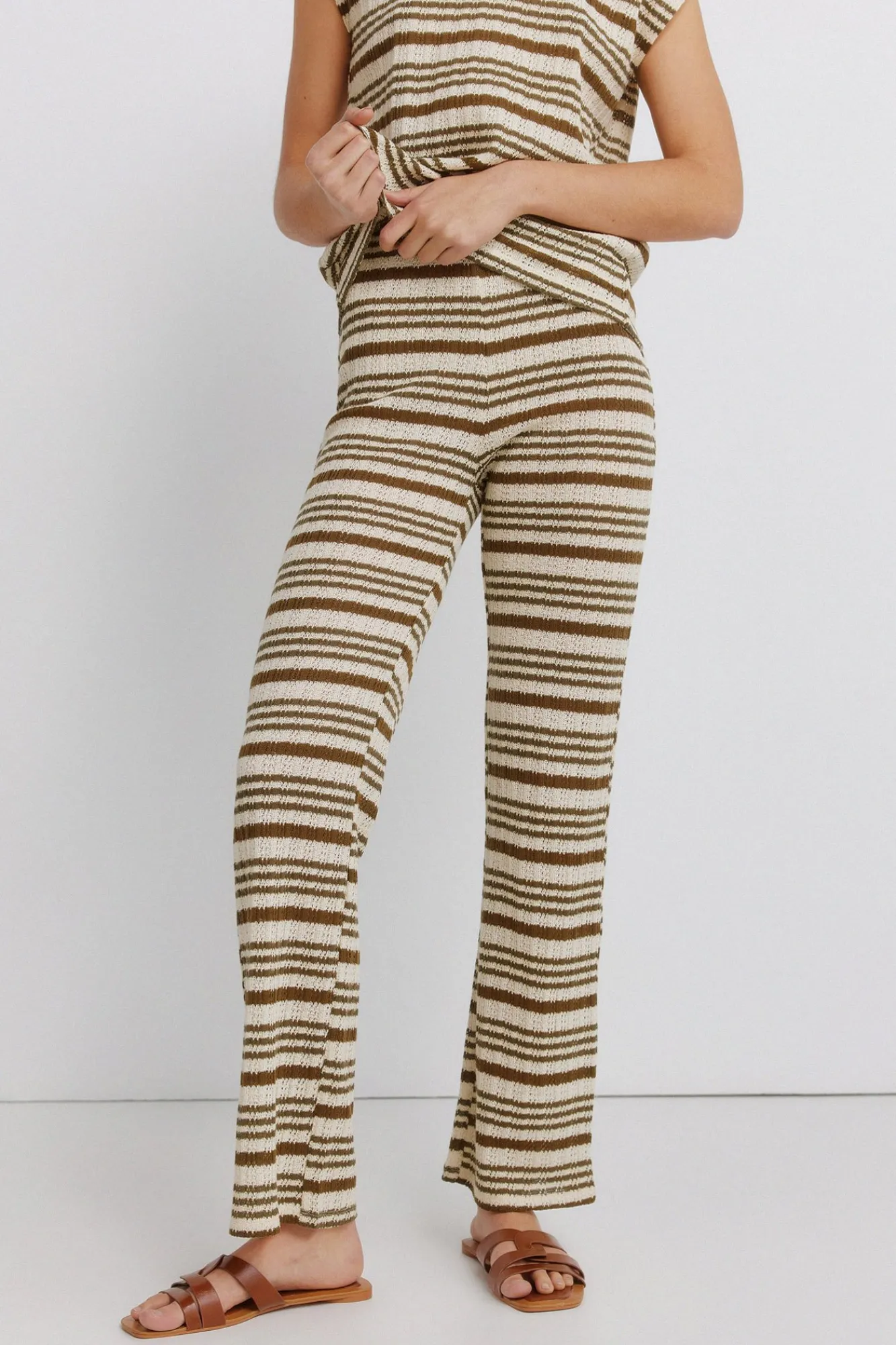 Outlet Springfield Pantalon en tricot à rayures beige