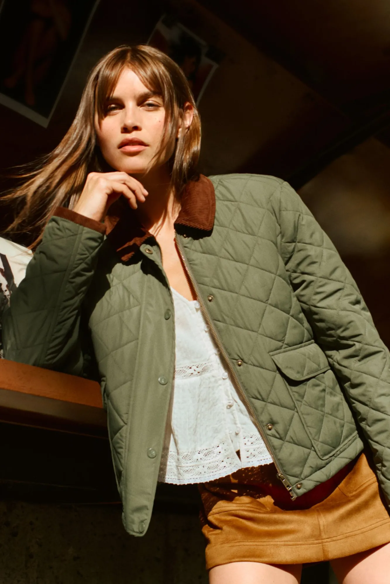 Hot Springfield Veste courte matelassée avec col en velours côtelé